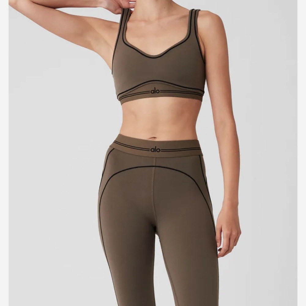 ALO Airbrush Heart Throb Set leggings bra olive tree